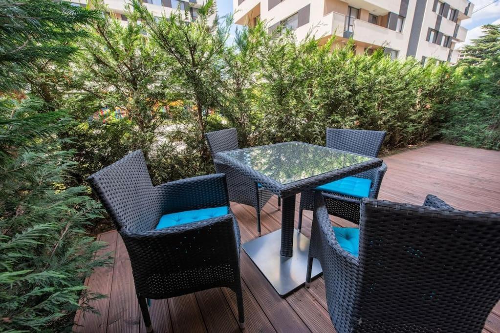 Labyrinth Apartment - Free Parking Space Included Varna Buitenkant foto