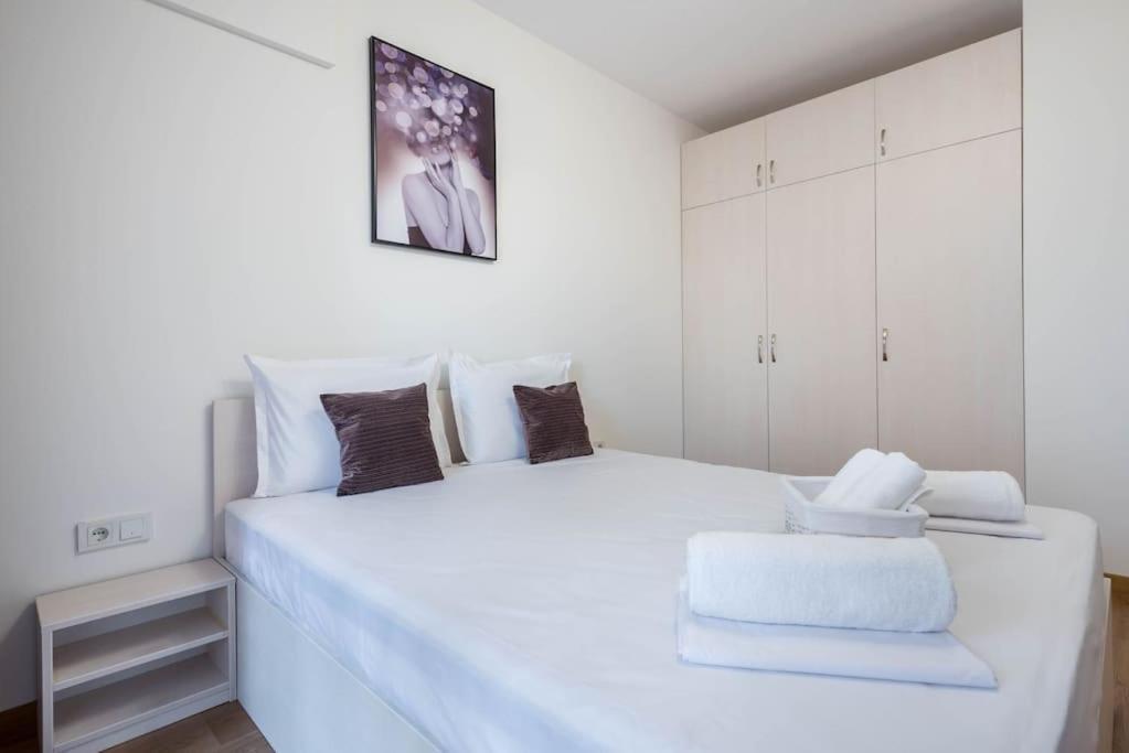 Labyrinth Apartment - Free Parking Space Included Varna Buitenkant foto