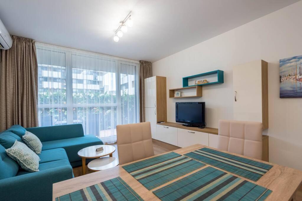 Labyrinth Apartment - Free Parking Space Included Varna Buitenkant foto
