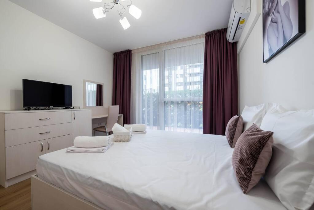 Labyrinth Apartment - Free Parking Space Included Varna Buitenkant foto